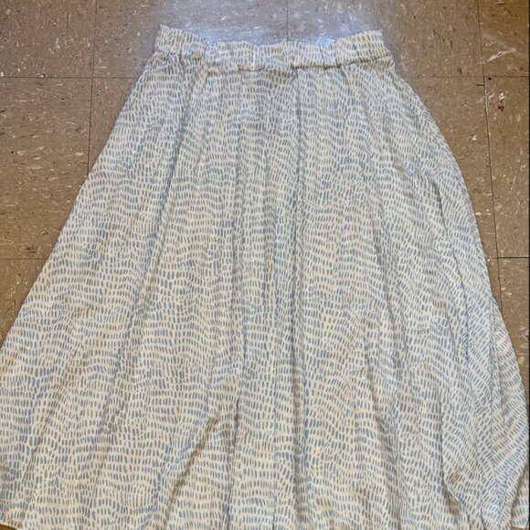 Boohoo White Midi Skirt - Picture 3 of 4